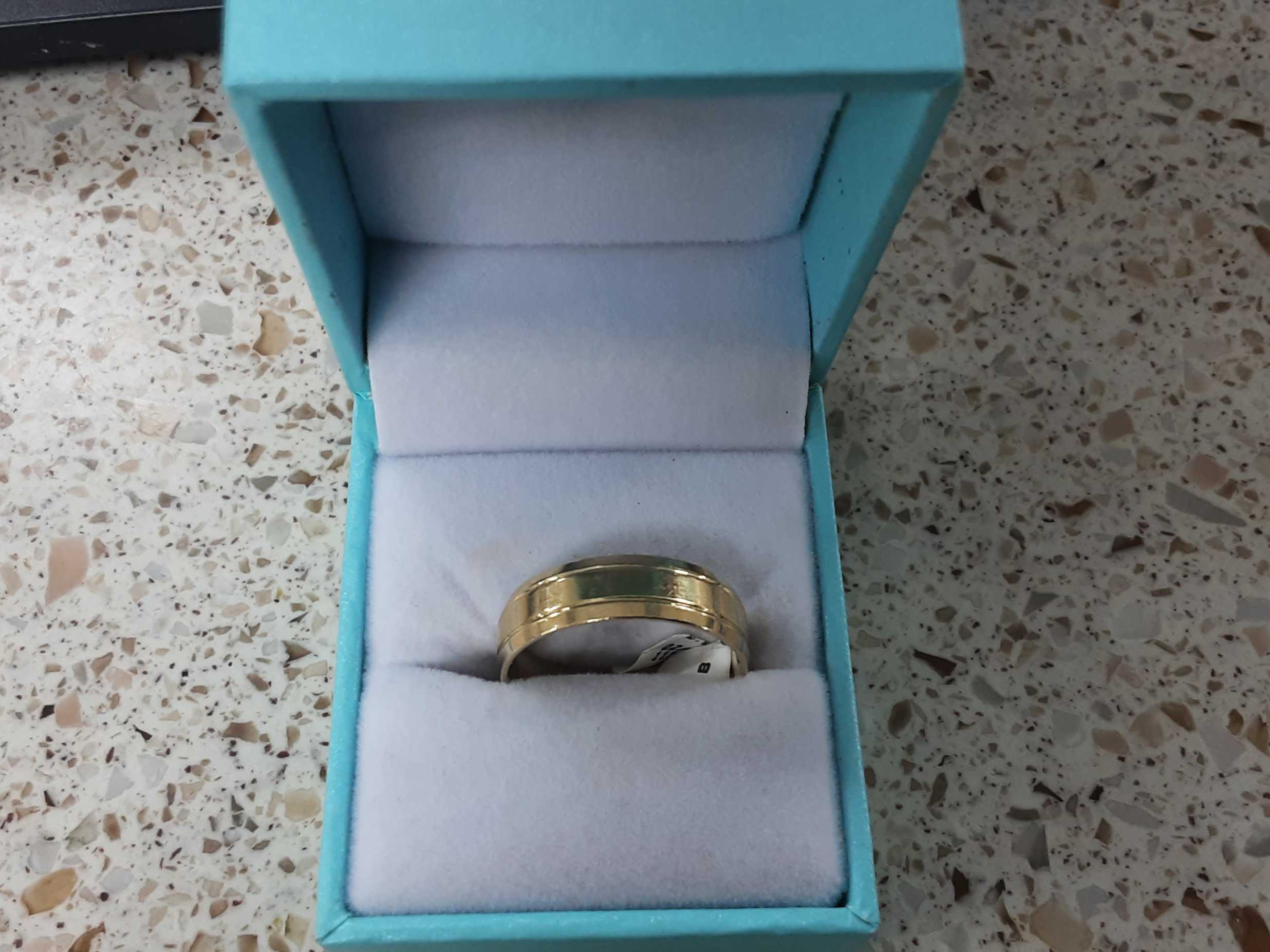 Ring - Wedding Band - Yellow Gold 10k (.417) 5.1 grams Size 10