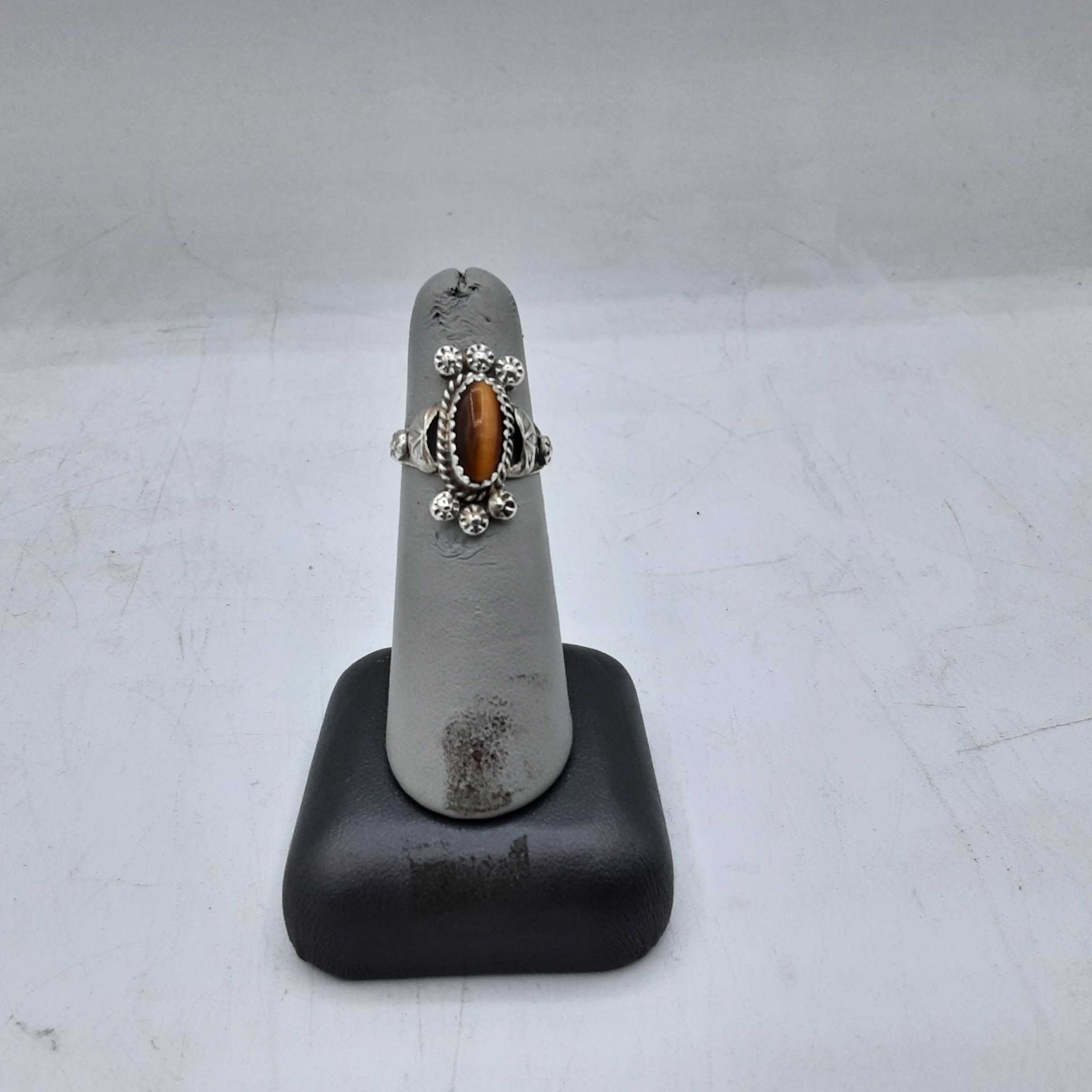 Women's Ring - Silver 3.5 grams Size 5