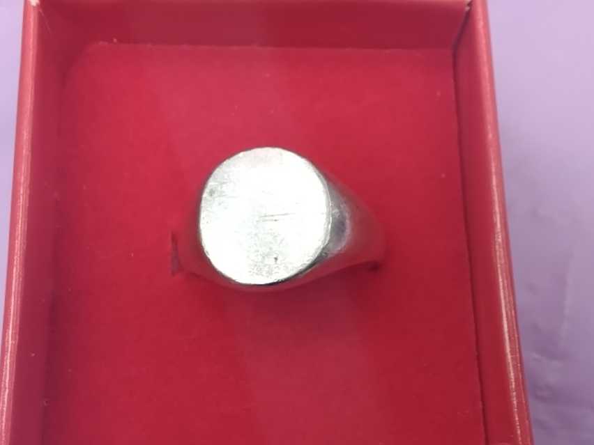 Women's Ring - Silver 7.4 grams Size 5