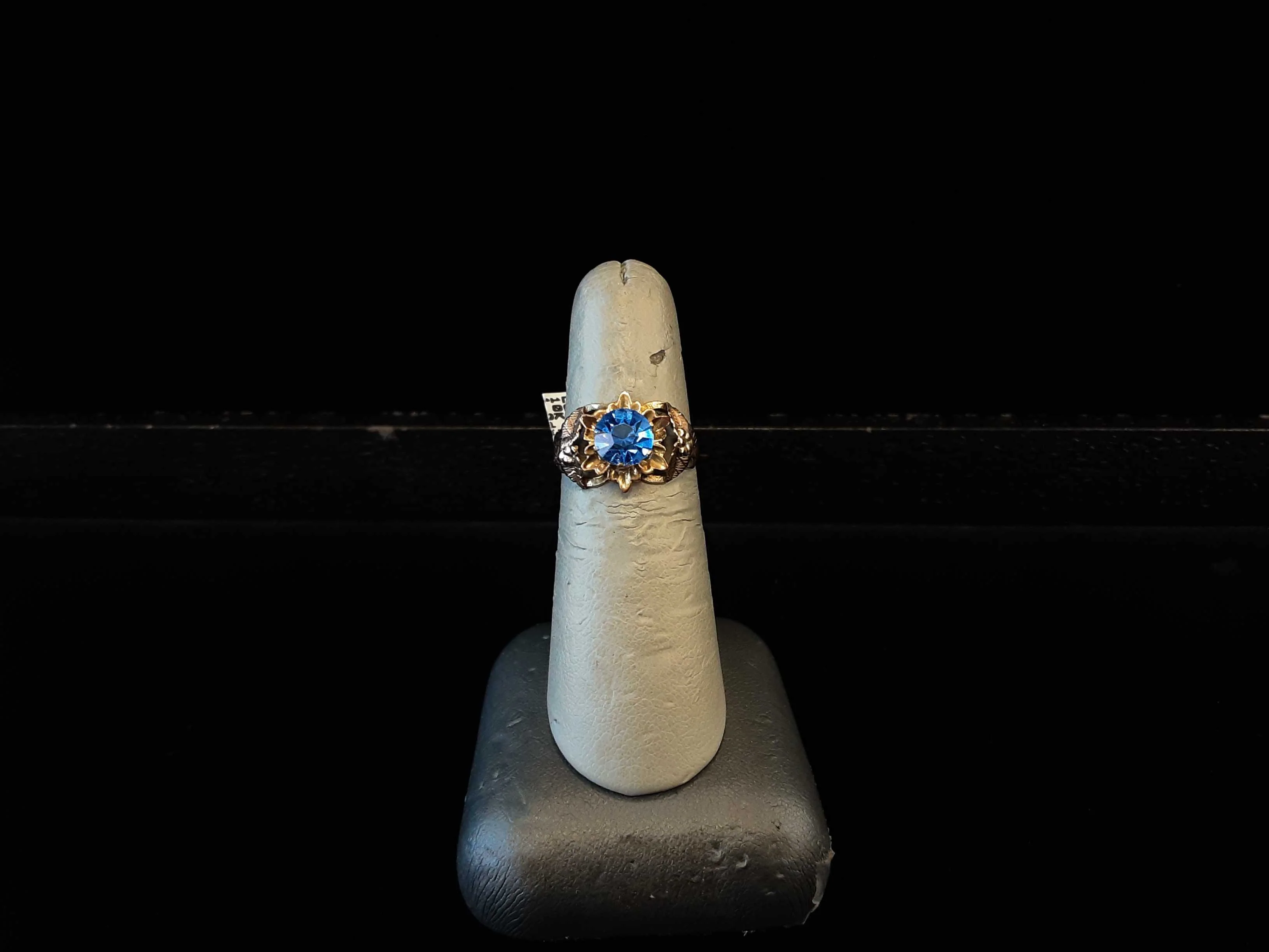 Women's Ring - Yellow Gold 10k (.417) 1.8 grams Size 7
