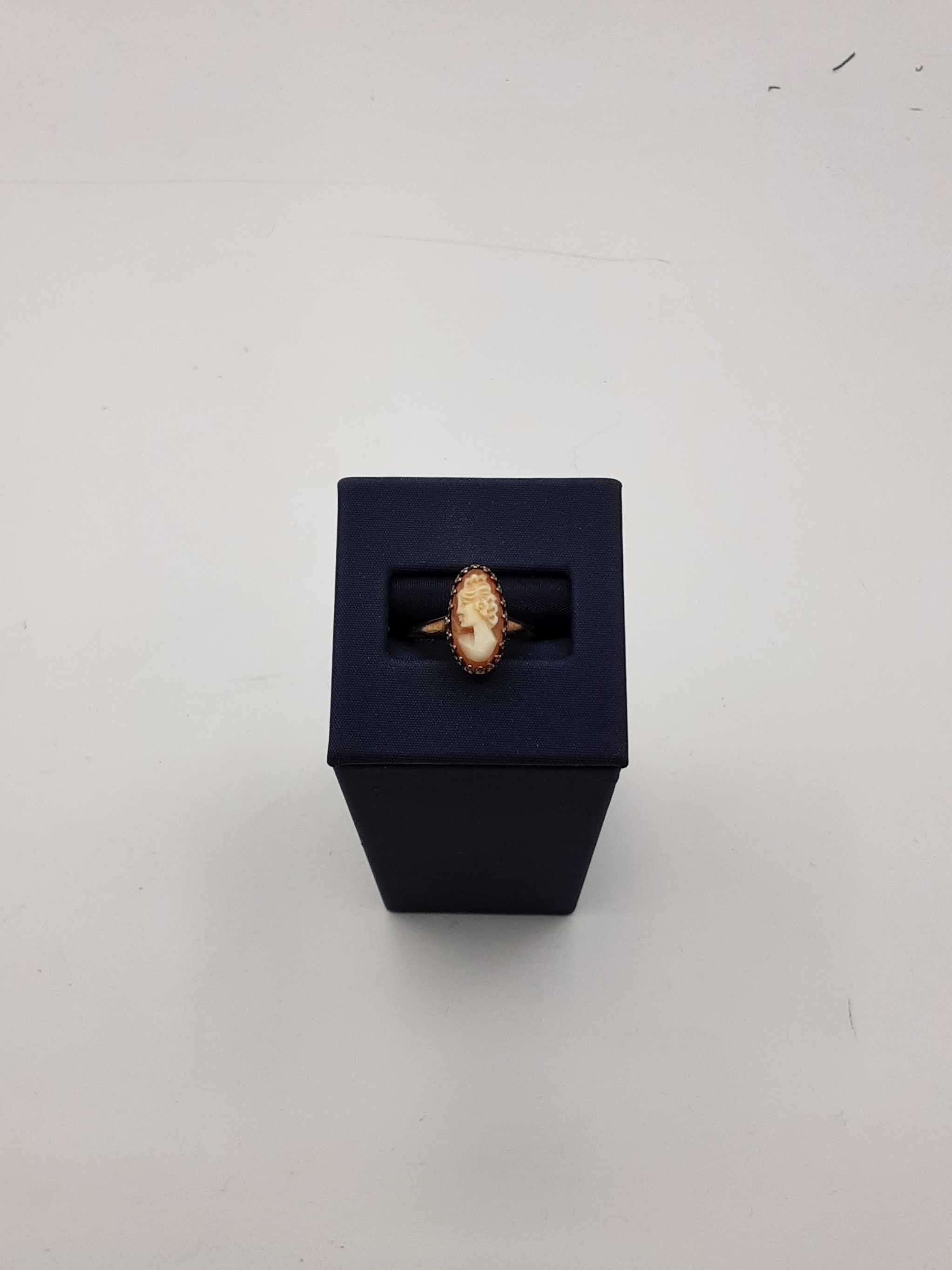 Women's Ring - Yellow Gold 10k (.417) 2.1 grams Size 20