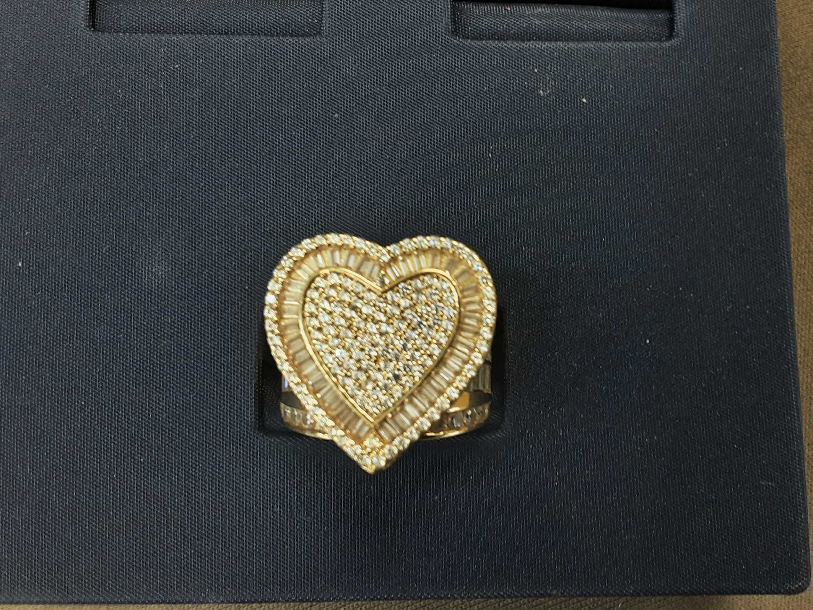 Women's Ring - Yellow Gold 10k (.417) 9.4 grams Size 8