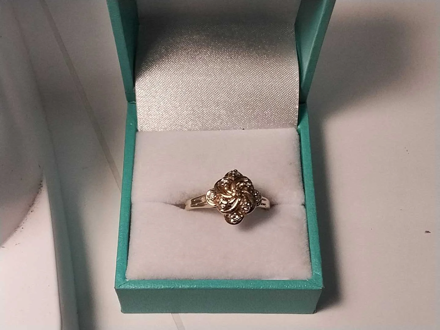 Women's Ring - Yellow Gold 14k (.585) 3.2 grams Size 8.5