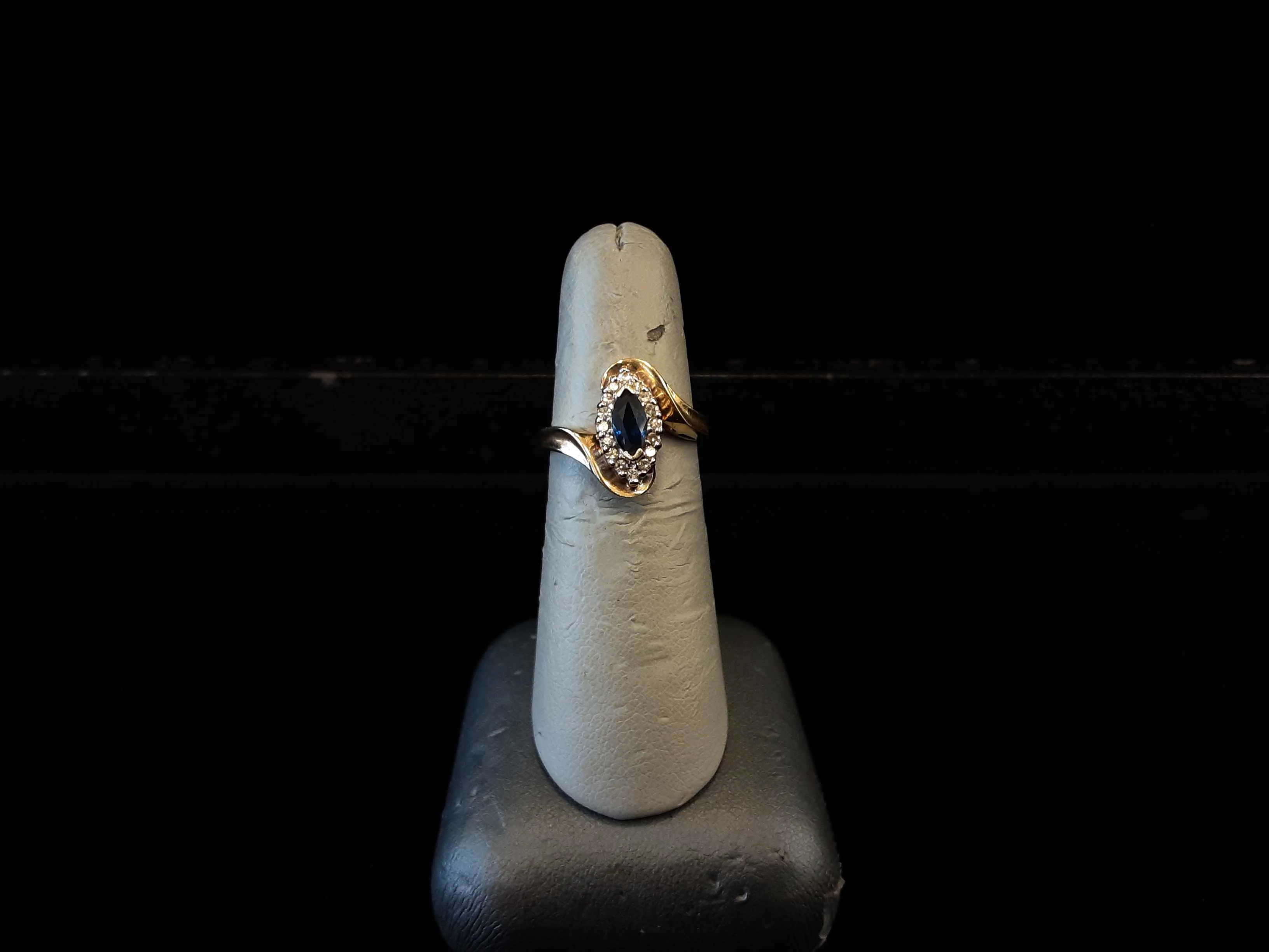 Women's Ring - Yellow Gold 14k (.585) 3.4 grams Size 8