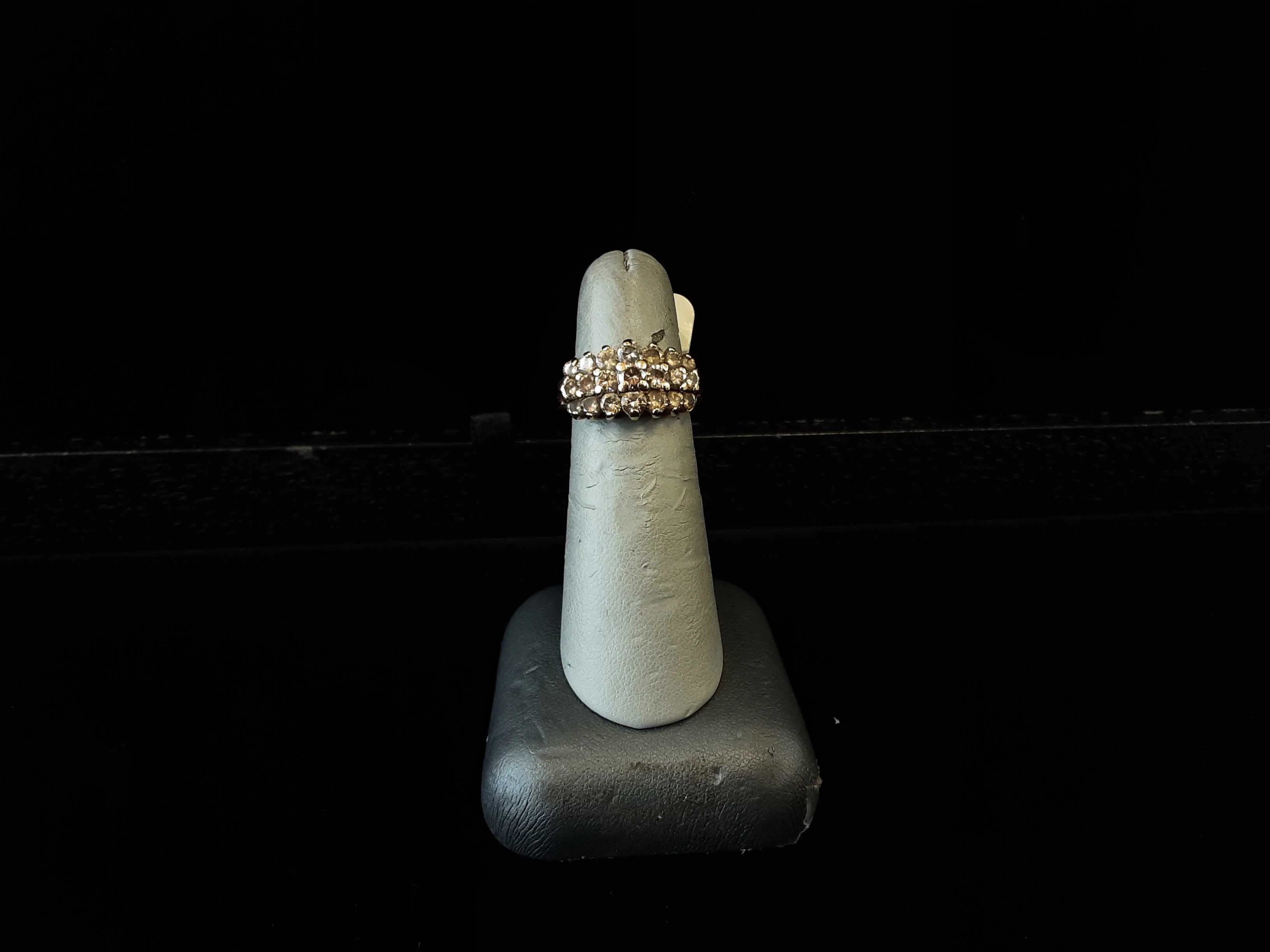 Women's Ring - Yellow Gold 14k (.585) 4.4 grams Size 7
