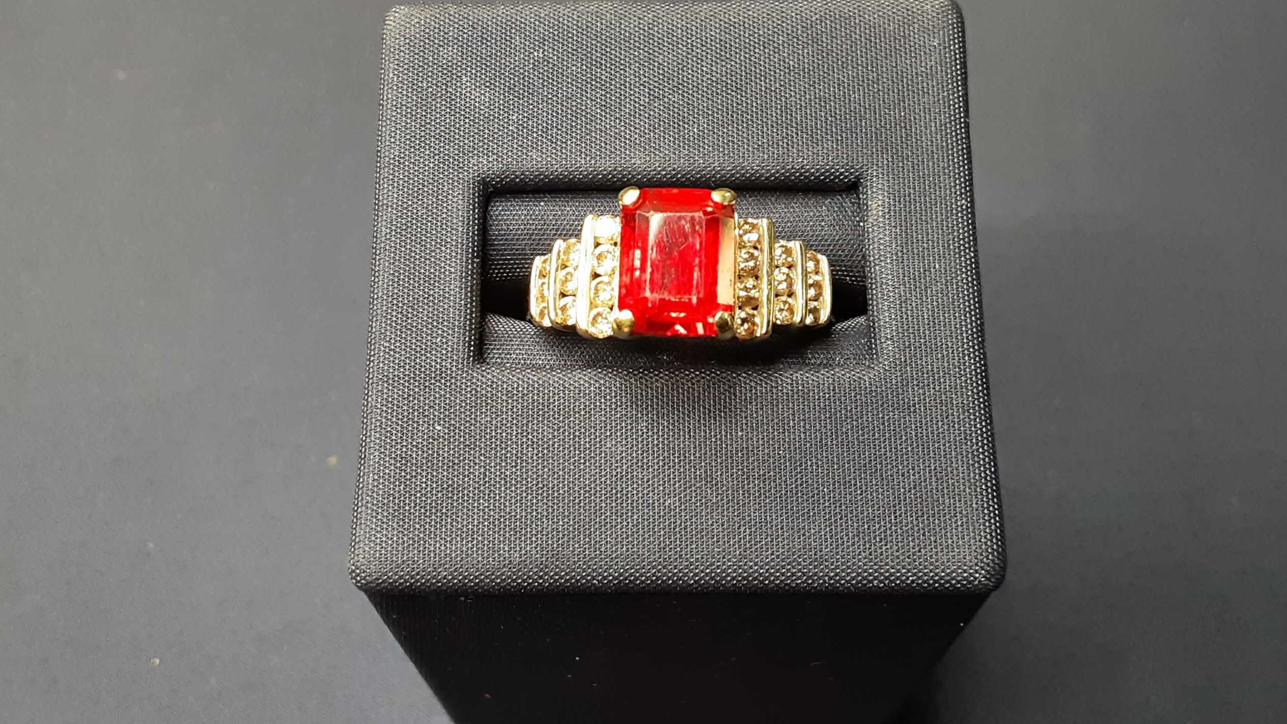 Women's Ring - Yellow Gold 14k (.585) 5.2 grams Size 7